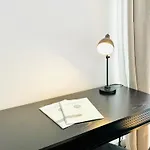 Uniqe - Design - Sky-tv - Audi - Free Parking 4*