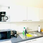 Uniqe - Design - Sky-tv - Audi - Free Parking 4*