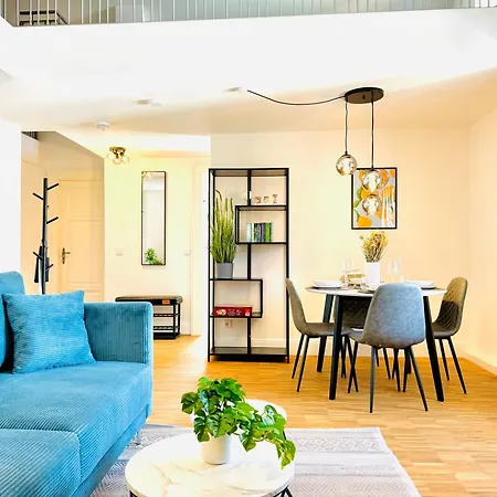 Lägenhetshotell E&k Living - Design - Sky-tv - Audi - In Village - Free Parking *