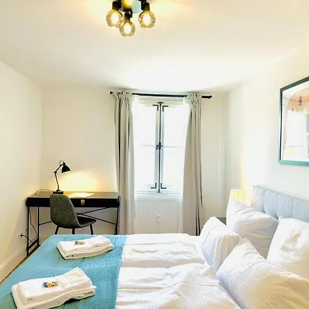 Lägenhetshotell E&k Living - Design - Sky-tv - Audi - In Village - Free Parking *