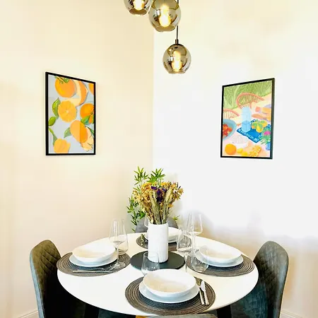 Aparthotel E&k Living - Design - Netflix - Audi - In Village - Free Parking *
