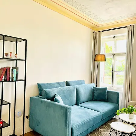 E&k Living - Design - Netflix - Audi - In Village - Free Parking