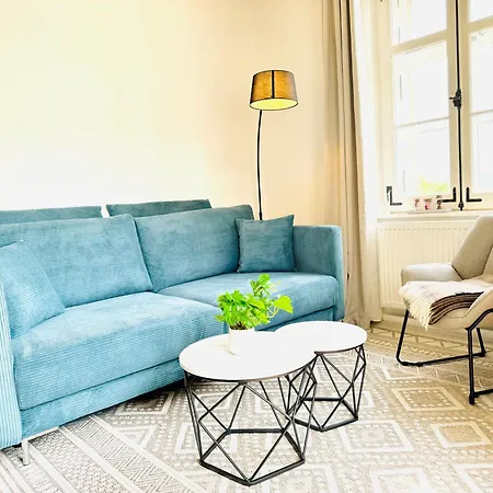 E&k Living - Design - Netflix - Audi - In Village - Free Parking Aparthotel
