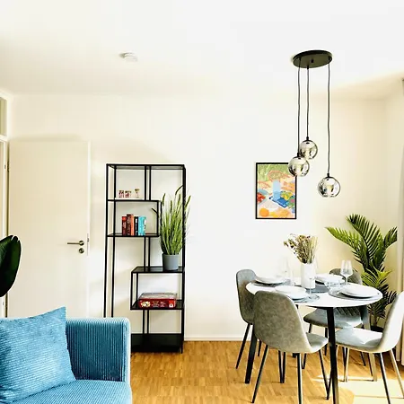 E&k Living - Design - Sky-tv - Audi - In Village - Free Parking Lägenhetshotell