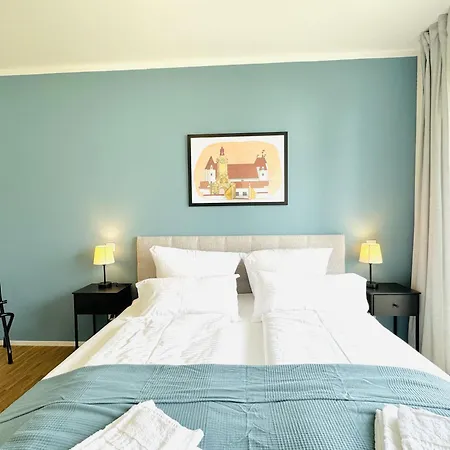 E&k Living - Design - Sky-tv - Audi - In Village - Free Parking *