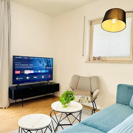 E&k Living - Design - Netflix - Audi - In Village - Free Parking