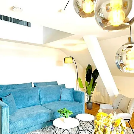 Uniqe - Design - Sky-tv - Audi - Free Parking 4* Ingolstadt